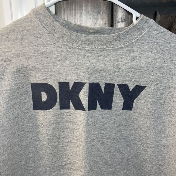 DKNY CREWNECK SWEATSHIRT - Picture 2 of 3
